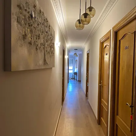 Хостел Monica Сильеруэло-де-Бесана